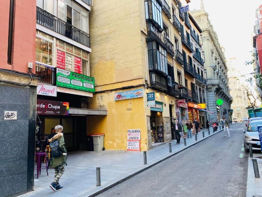 Apartamento En La Calle Hortaleza De Madrid Centro Luaran gambar