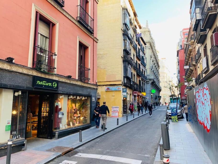 Apartamento En La Calle Hortaleza De Madrid Centro Luaran gambar
