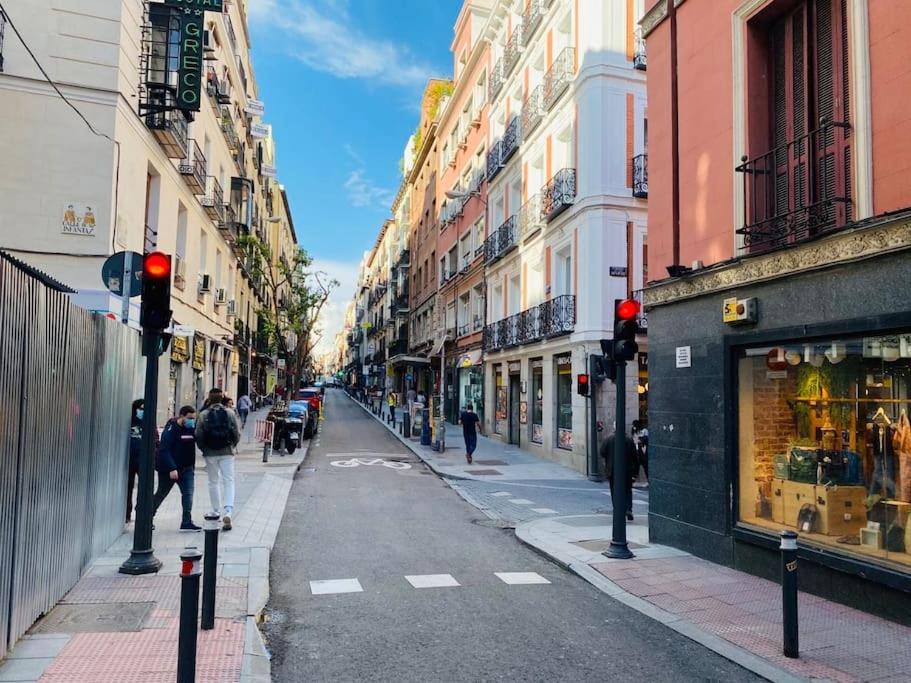 Apartamento En La Calle Hortaleza De Madrid Centro Luaran gambar