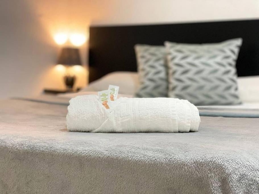 Apartamento En La Calle Hortaleza De Madrid Centro Luaran gambar