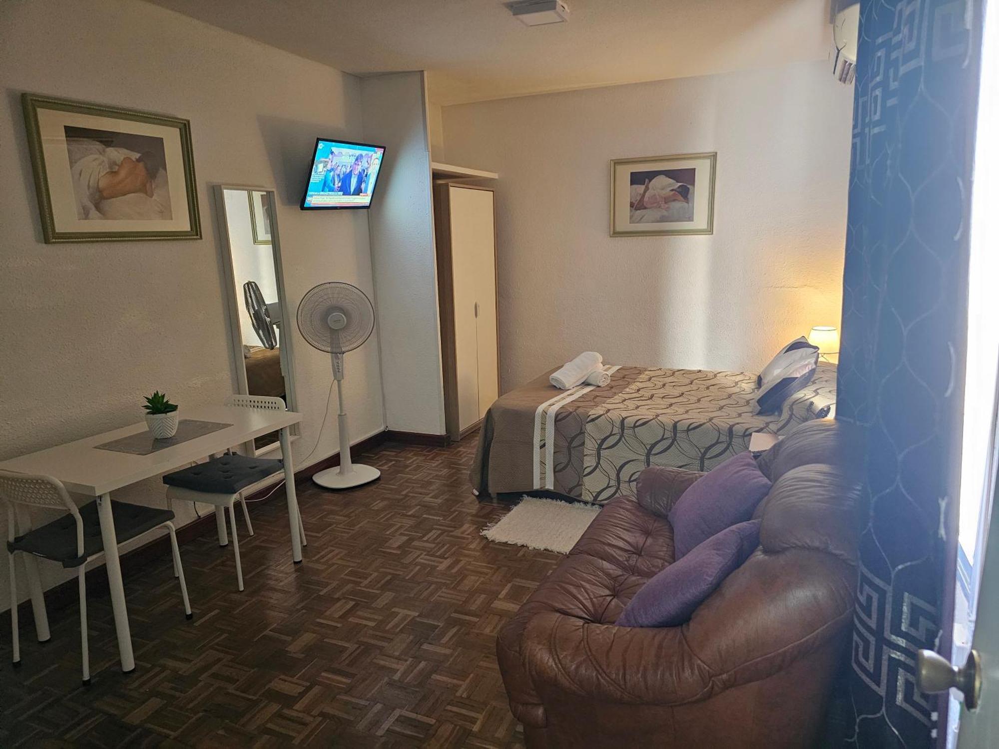 Apartamento En La Calle Hortaleza De Madrid Centro Luaran gambar